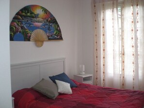3 bedrooms, iron/ironing board, WiFi, bed sheets - Charming marine living room accommodation in San Remo (Sanremo)