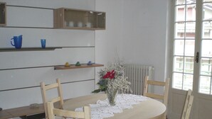 Unclassified image, 3 of 8, button - Charming marine living room accommodation in San Remo (Sanremo)