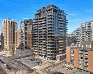 Exterior - Healing Era| Downtown Living | Iconic Views (Calgary)