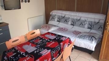 1 chambre, fer et planche Ă repasser, lit parapluie, Wi-Fi gratuit