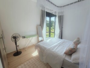 1 chambre, fer et planche à repasser, Wi-Fi gratuit, draps fournis