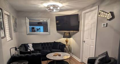 Hillside Hottie! Downtown Corydon property with a hot tub and "Hottie" decor