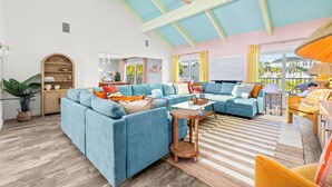 Living area - Sleeps 20! Heated Pool, Pickleball, Batting Cage- Near IMG & Beach (Bradenton)