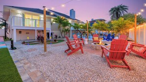 Terrace/patio - Sleeps 20! Heated Pool, Pickleball, Batting Cage- Near IMG & Beach (Bradenton)