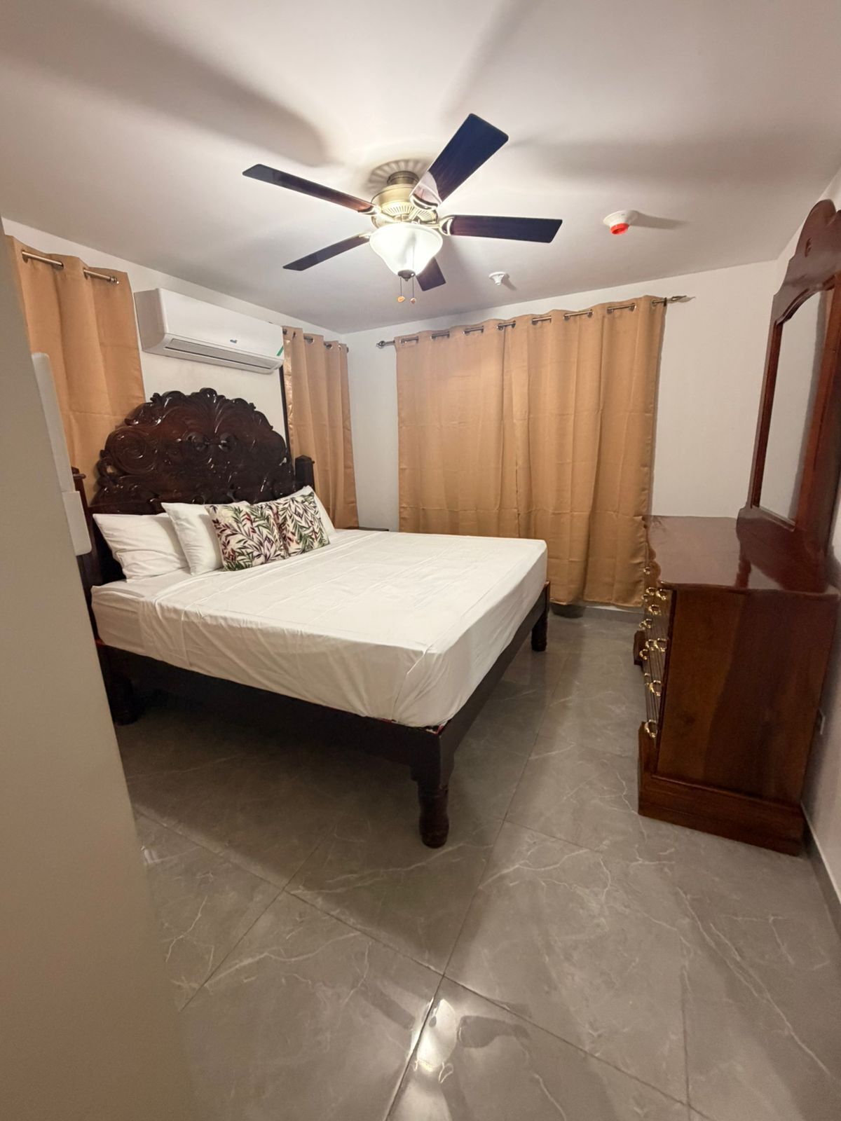 Enjoyable 2-bedroom Apartment With Ac In Vibrant Kingston - Kingston
