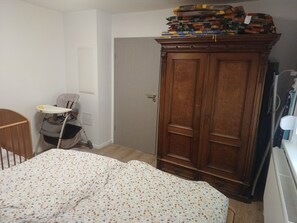 House | 2 bedrooms, individually furnished, iron/ironing board - Holiday Home in Blankenburg (Blankenburg)