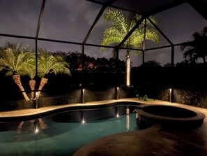 Outdoor pool, a heated pool - Charming 3-bedroom pool house in Sarasota, 5-minutes from Siesta Key beach (Sarasota)