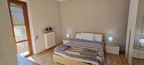 2 camere, ferro/asse da stiro, Wi-Fi gratuito, lenzuola