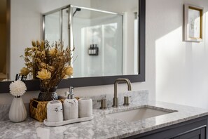 Shower, towels - 4BR Coachella Home with Private Backyard & BBQ (Coachella)