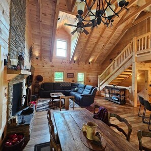 TV, fireplace