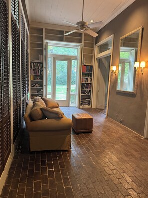 Living area - Tranquil 3-bedroom house on a quiet cul-de-sac in Montgomery (Montgomery)