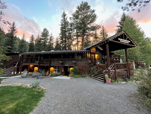 Front of property - Two Bridges Lodge (Bailey)