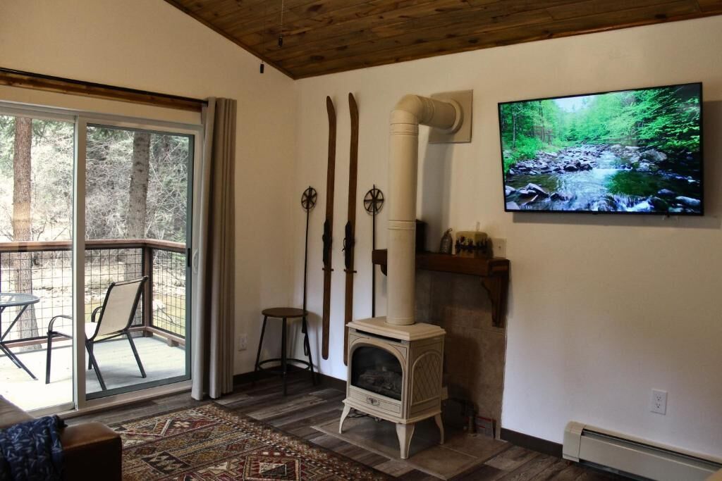 Studio, elveutsikt | Innvendig