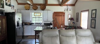 Cozy 1-bedroom cabin 12 miles north of Woodville, 25 miles from Natchez, MS