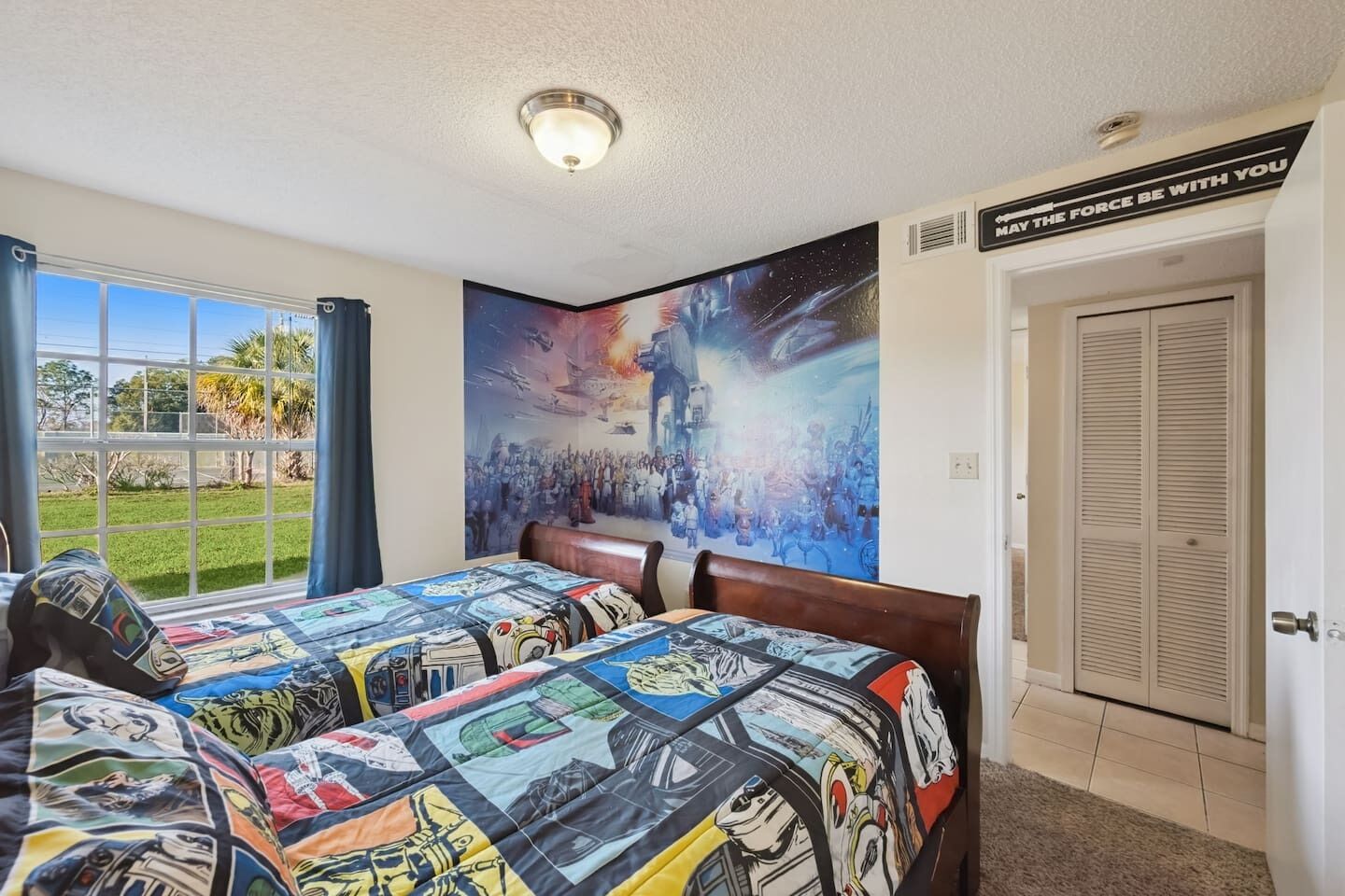 3 slaapkamers, een strijkplank/strijkijzer, gratis wifi, beddengoed