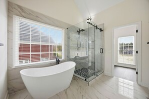 Suihku, hiustenkuivaaja, bidee, pyyhkeet