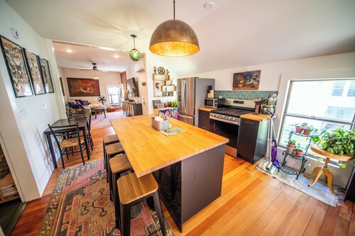 Sweet Retreat~Eclectic 2-Bedroom Apartment in Lovely Lanesboro