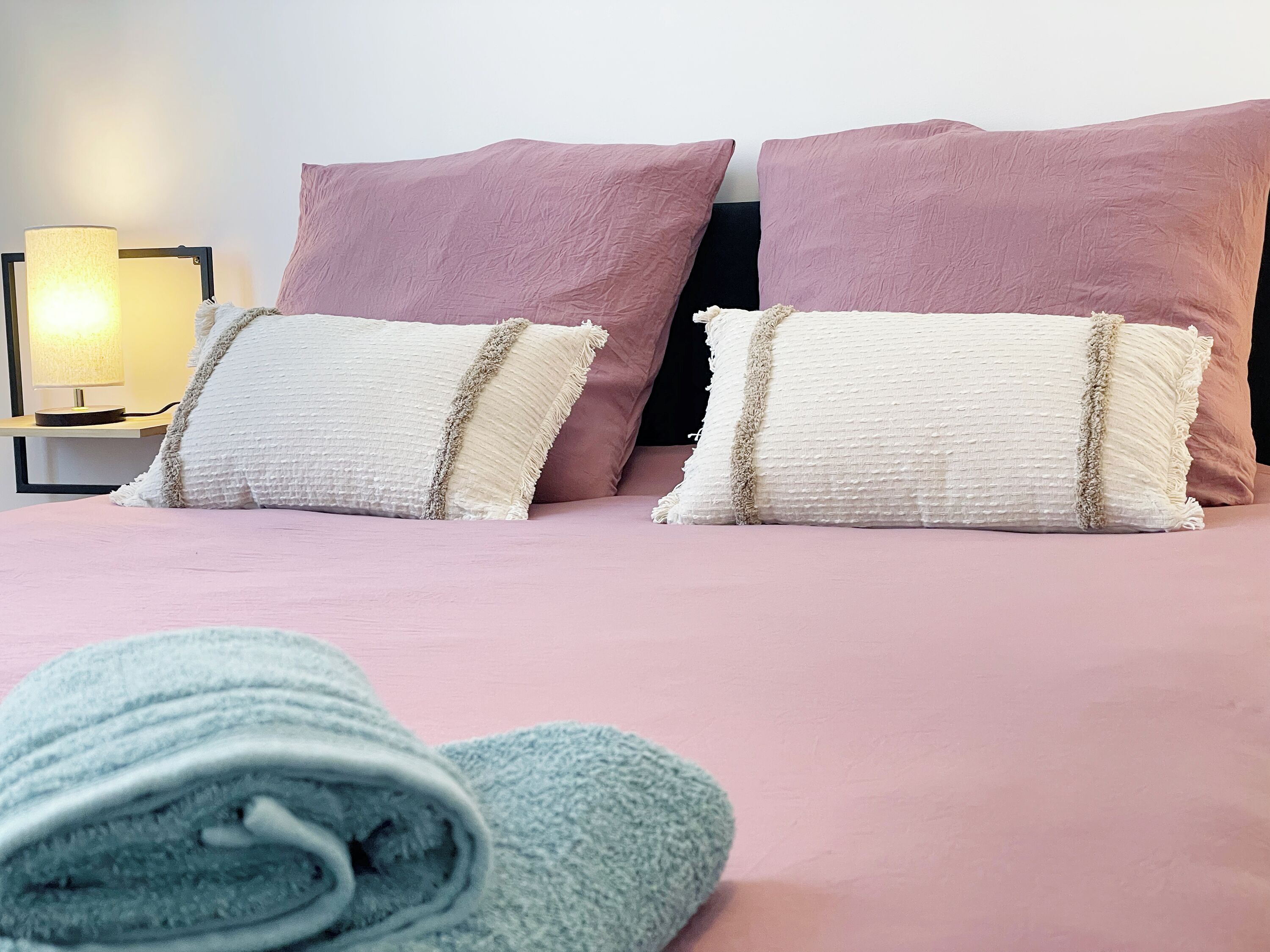 2 bedrooms, desk, iron/ironing board, WiFi