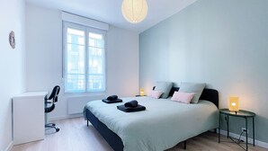 Room - Le Central: 6 travelers in the city center with Wi-Fi (Reims)