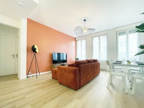 Smart TV - Le Central: 6 travelers in the city center with Wi-Fi (Reims)