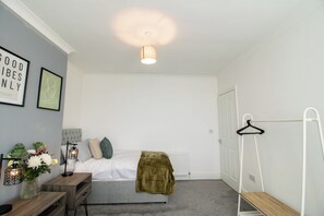 Apartament, 2 dormitoris, vistes a la ciutat | Wifi gratuïta 