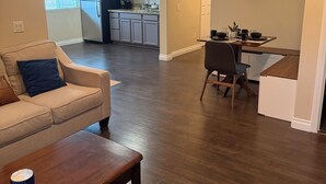 Living area - Charming 2-bedroom Rosena Casita with private 1-car garage and private entrance. (San Bernardino)