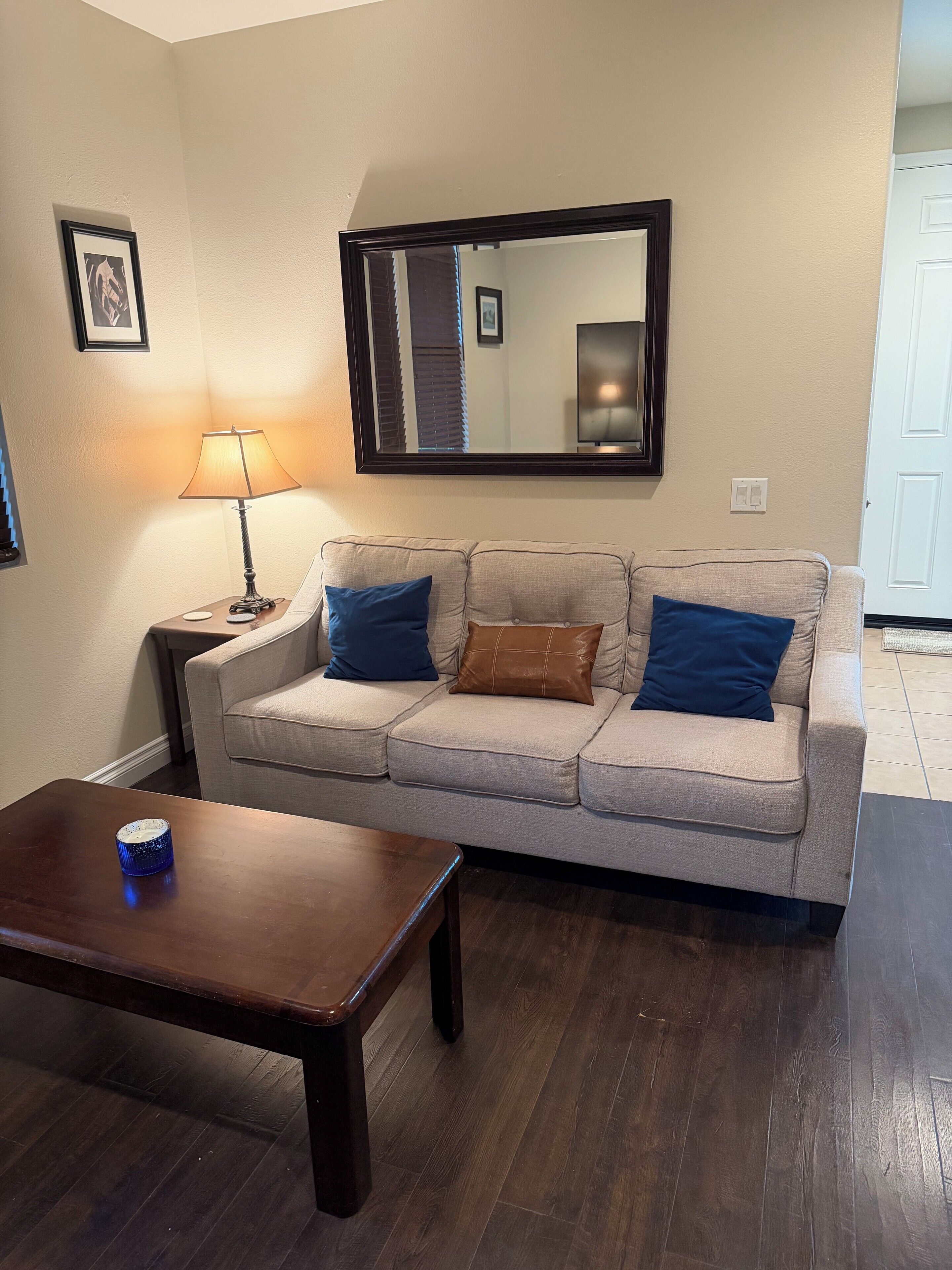 Charming 2-bedroom Rosena Casita With Private 1-car Garage And Private Entrance. - Fontana, CA