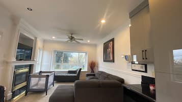 Smart TV, fireplace, video games