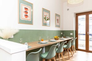 Dining - Estate4home - Glee apartment (Sorrento)
