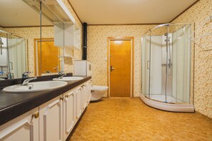 Shared Dormitory, Mixed Dorm | Bathroom - Nordic Rest House NO PARKING CarFreeArea (Tromso)