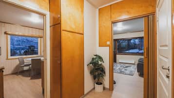 Shared Dormitory, Mixed Dorm | Dining room