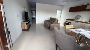 Living area - Semi-detached house in Praia Pérola (1 block from the beach) (Balneário Rosa do Mar)