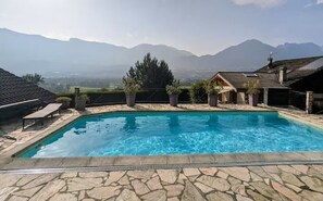 Outdoor pool - Detached chalet - swimming pool - ideal for hiking, lakes, cycling, nature, relaxation. (Monthion)