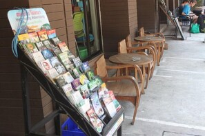 Outdoor dining - Bunkboutique FC (Chiang Mai)