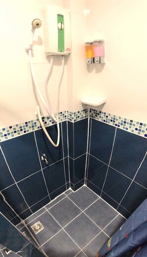 Bathroom - Bunkboutique FC (Chiang Mai)