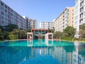 Outdoor pool - D Condo Sign Chiang Mai R628 (Chiang Mai)