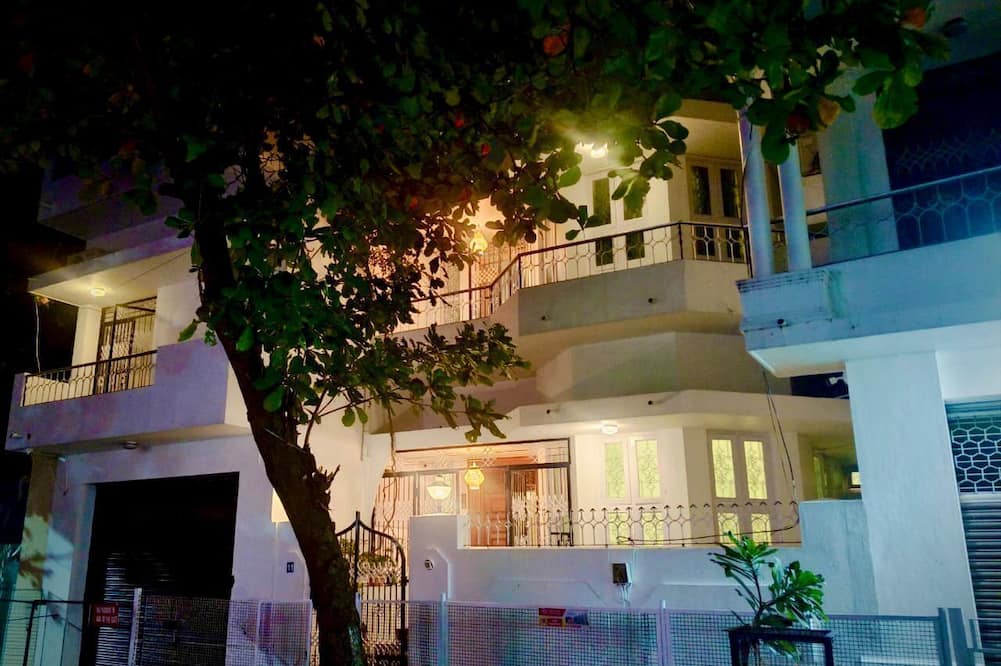 Le French White Villa