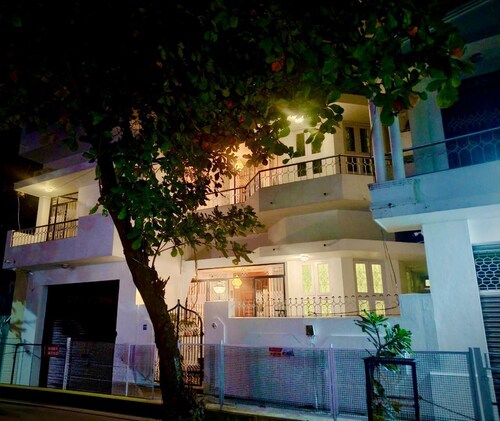 Le French White Villa