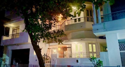 Le French White Villa