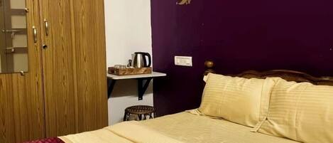 Standard Double Room | Free WiFi