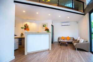 Lobby - Stay With Hug Poshtel & Activities (Chiang Mai)