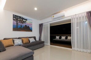 Living area - Stay With Hug Poshtel & Activities (Chiang Mai)