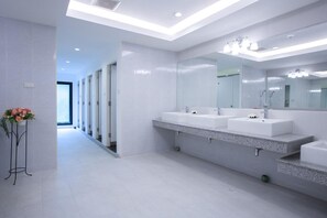 Bathroom - Stay With Hug Poshtel & Activities (Chiang Mai)