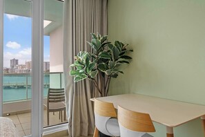 Interior - Large Groups | Oceanview apartment | Balcony (San Juan)