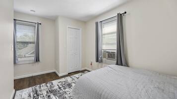 3 soverom, strykejern/-brett, wi-fi og sengetøy