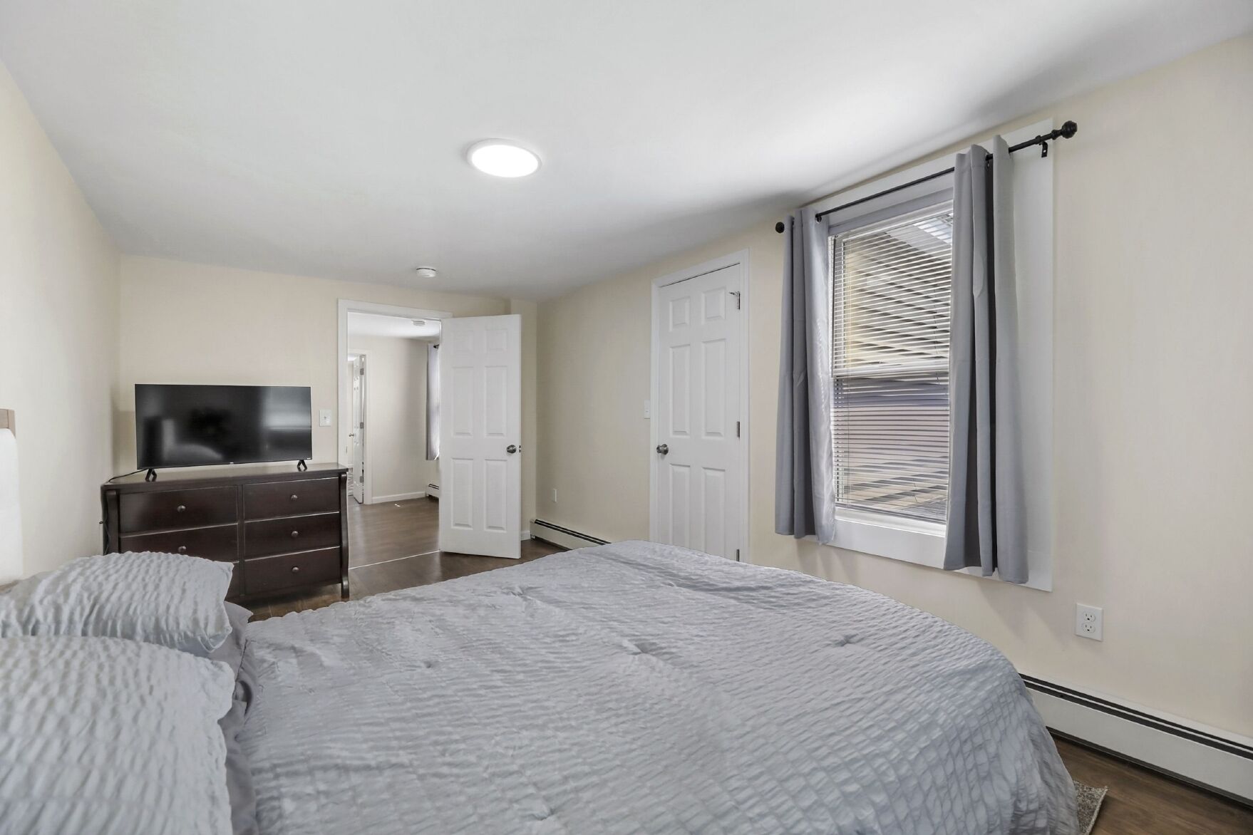 3 soverom, strykejern/-brett, wi-fi og sengetøy