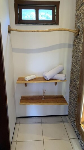 Shower, free toiletries, towels, toilet paper - antonio de padua (Aquiraz)