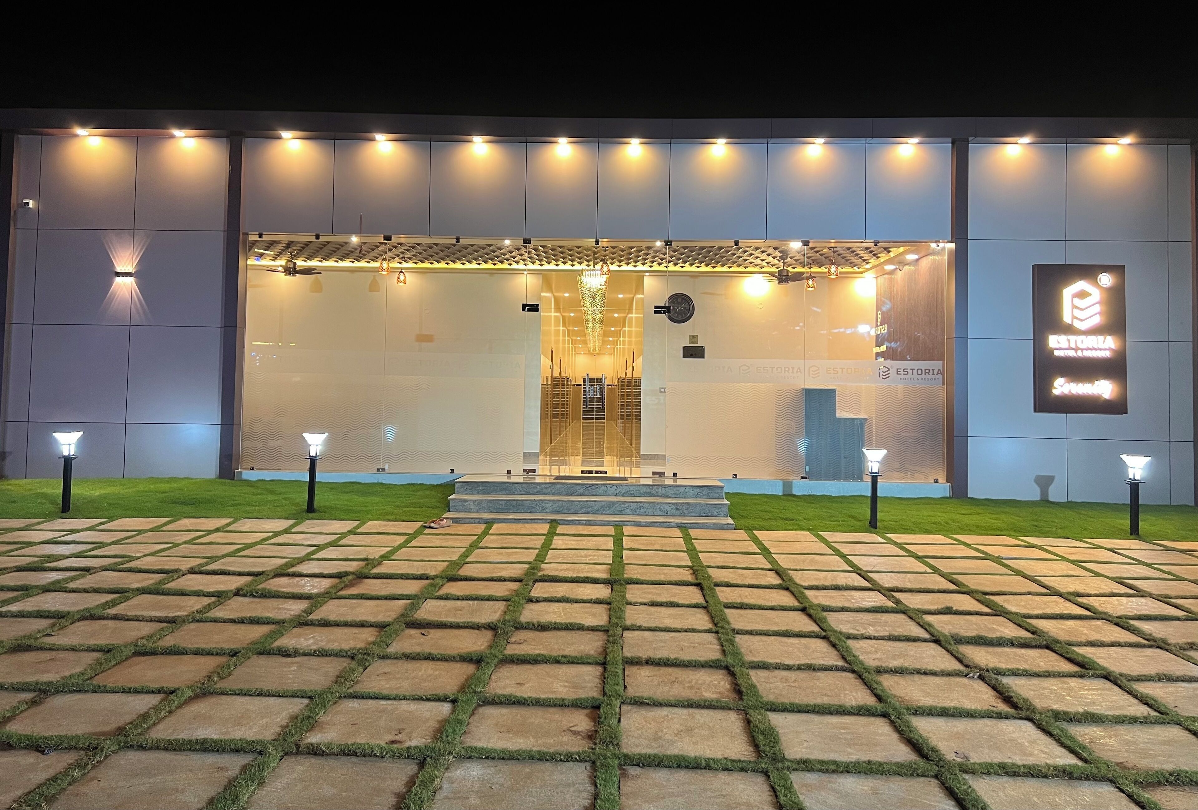 المنشأة من الخارج