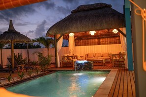 Pool - Private new villa Sunset Corals tastefully decorated in a modern refined style (Grand Baie)
