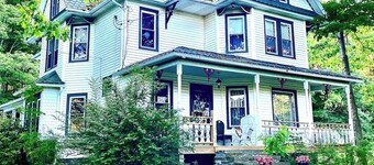 4-bedroom farmhouse in tranquil Union Dale Pa